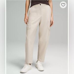 Lululemon Light Utiltech Cargo Pocket High Rise Pant in Natural Ivory